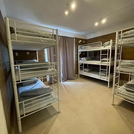 Samps Hostel *
